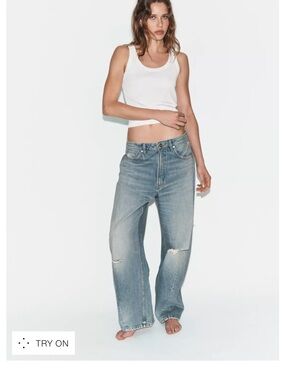 Zara TRF MID-RISE BAGGY
BALLOON JEANS